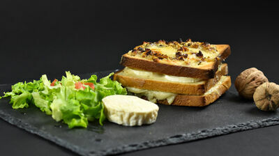 Croque chèvre & noix AOP de Grenoble